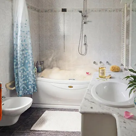 Tavernoland - Duck Side Of * Côme