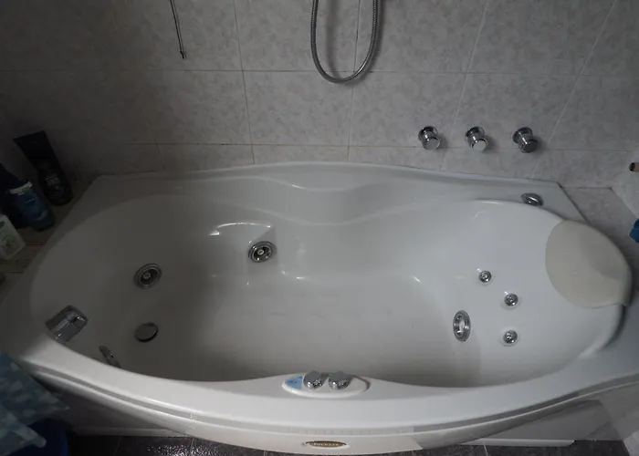 Tavernoland - Duck Side Of * كومو